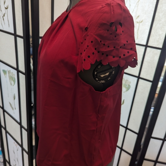 Dark red short cutwork sleeve women's blouse - Picture 4 of 4